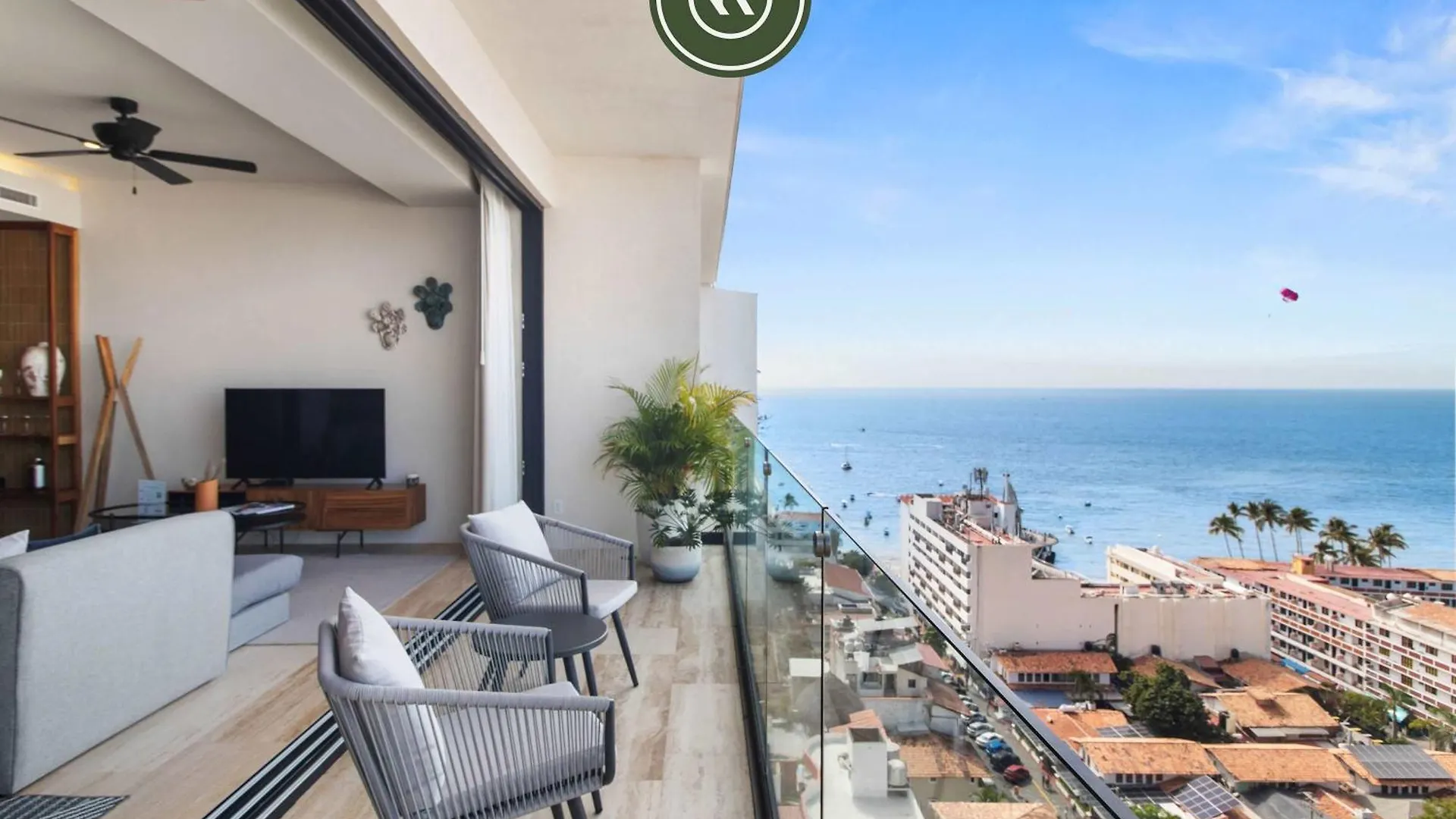 Luxury Oceanview Condo - Rooftop Pool - Downtown بويرتو فالارتا شقة