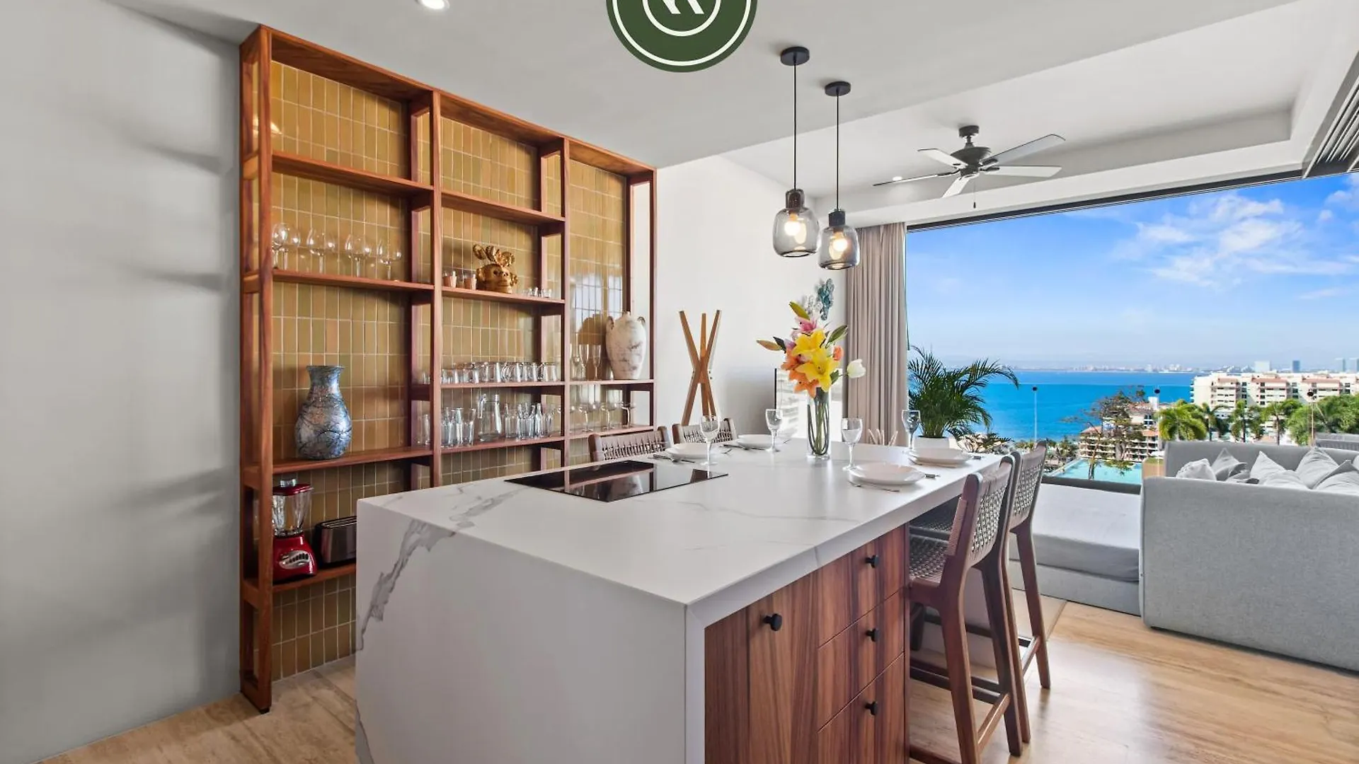 Luxury Oceanview Condo - Rooftop Pool - Downtown بويرتو فالارتا 0*,  المكسيك
