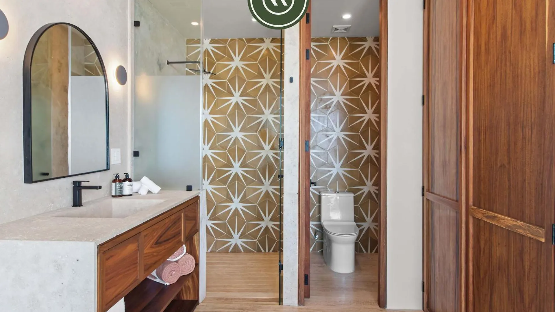 Apartment Luxury Oceanview Condo - Rooftop Pool - Downtown Puerto Vallarta