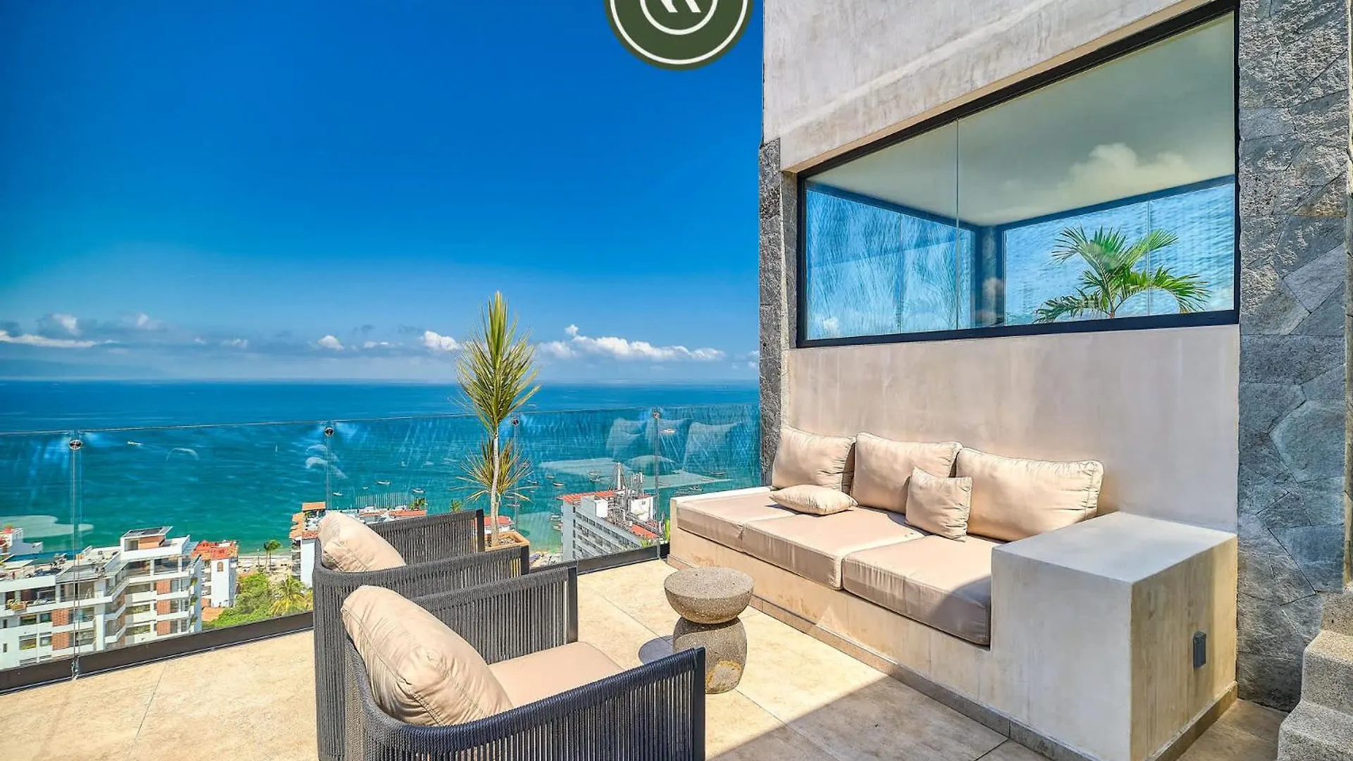 Apartment Luxury Oceanview Condo - Rooftop Pool - Downtown Puerto Vallarta